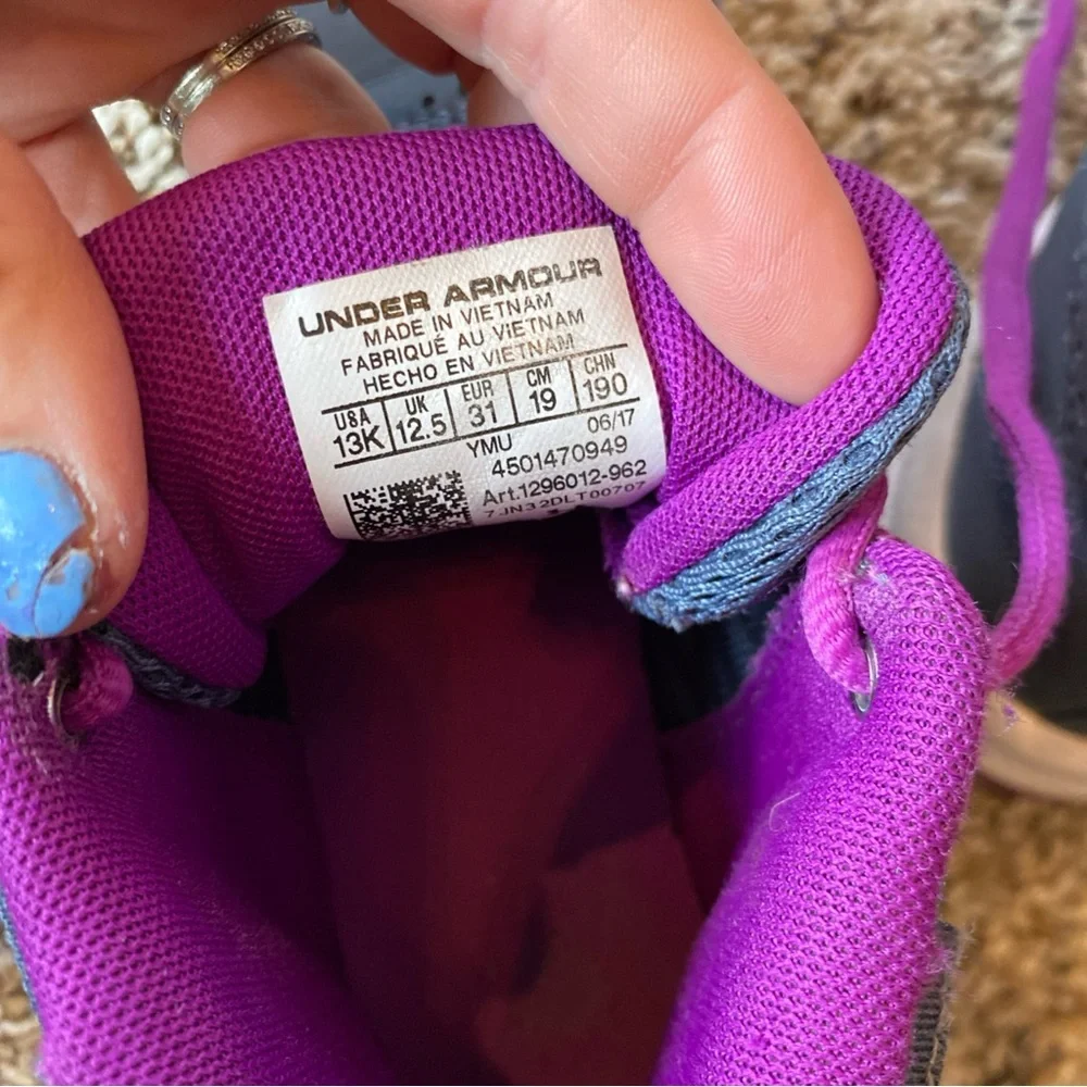 Under Armour Girls Basketball Shoes Youth Size 13 High Top - Picture 4 of 6